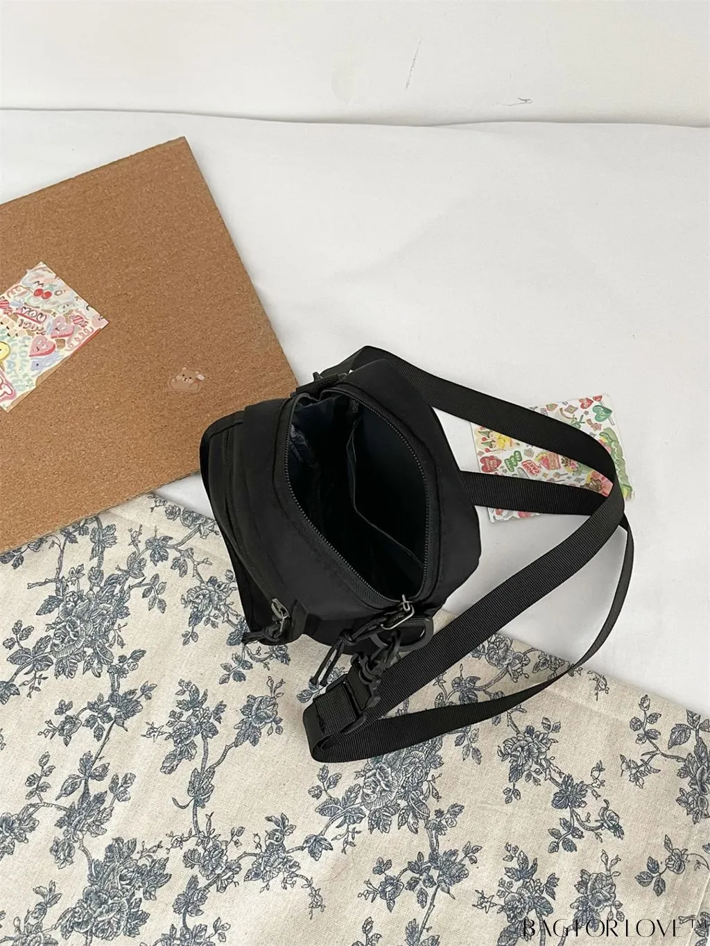 BagForLove - Oxford Canvas Crossbody Bag: Stylish and Functional Wallet for Students and Shopping