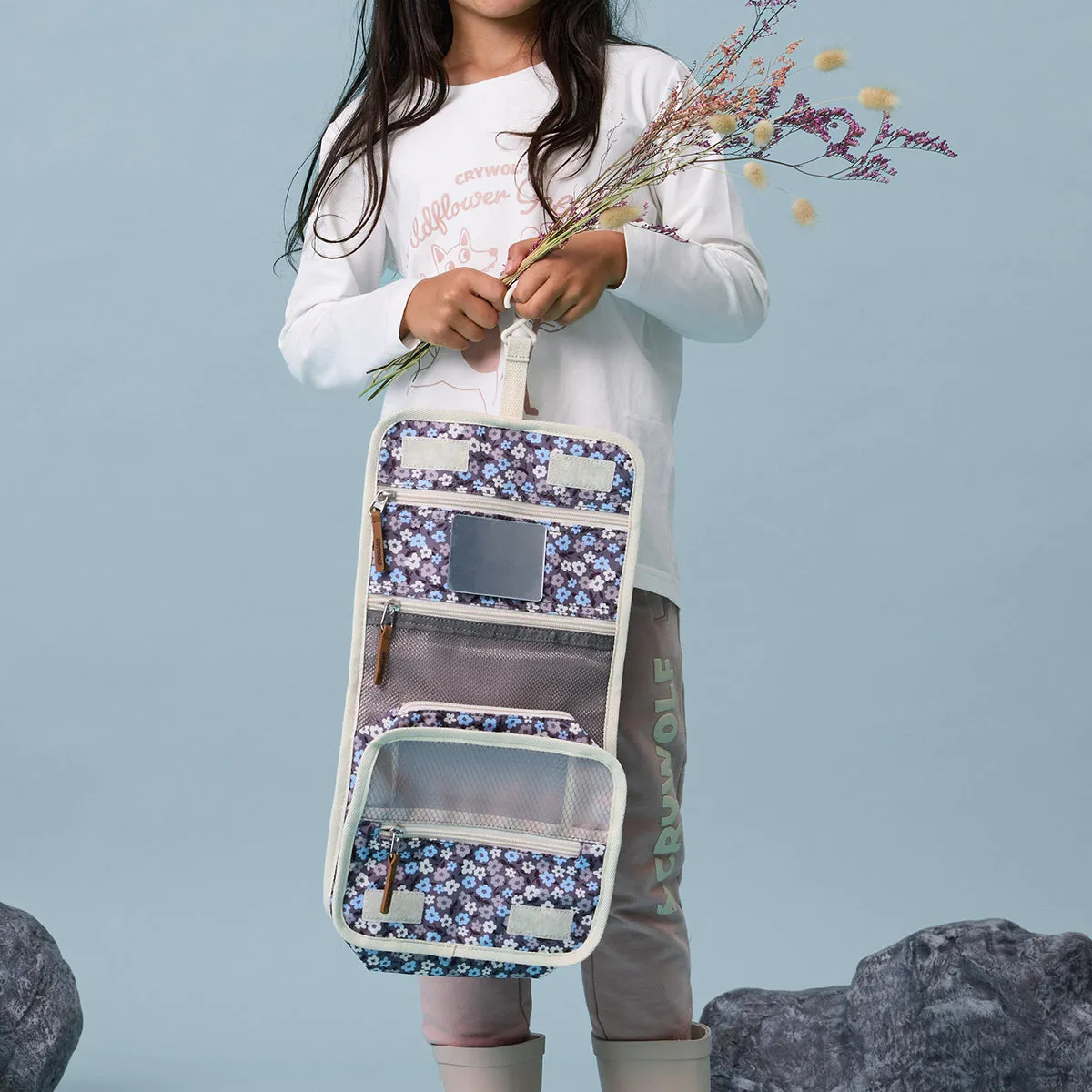 Crywolf Toiletry Bag (Flower Fields)