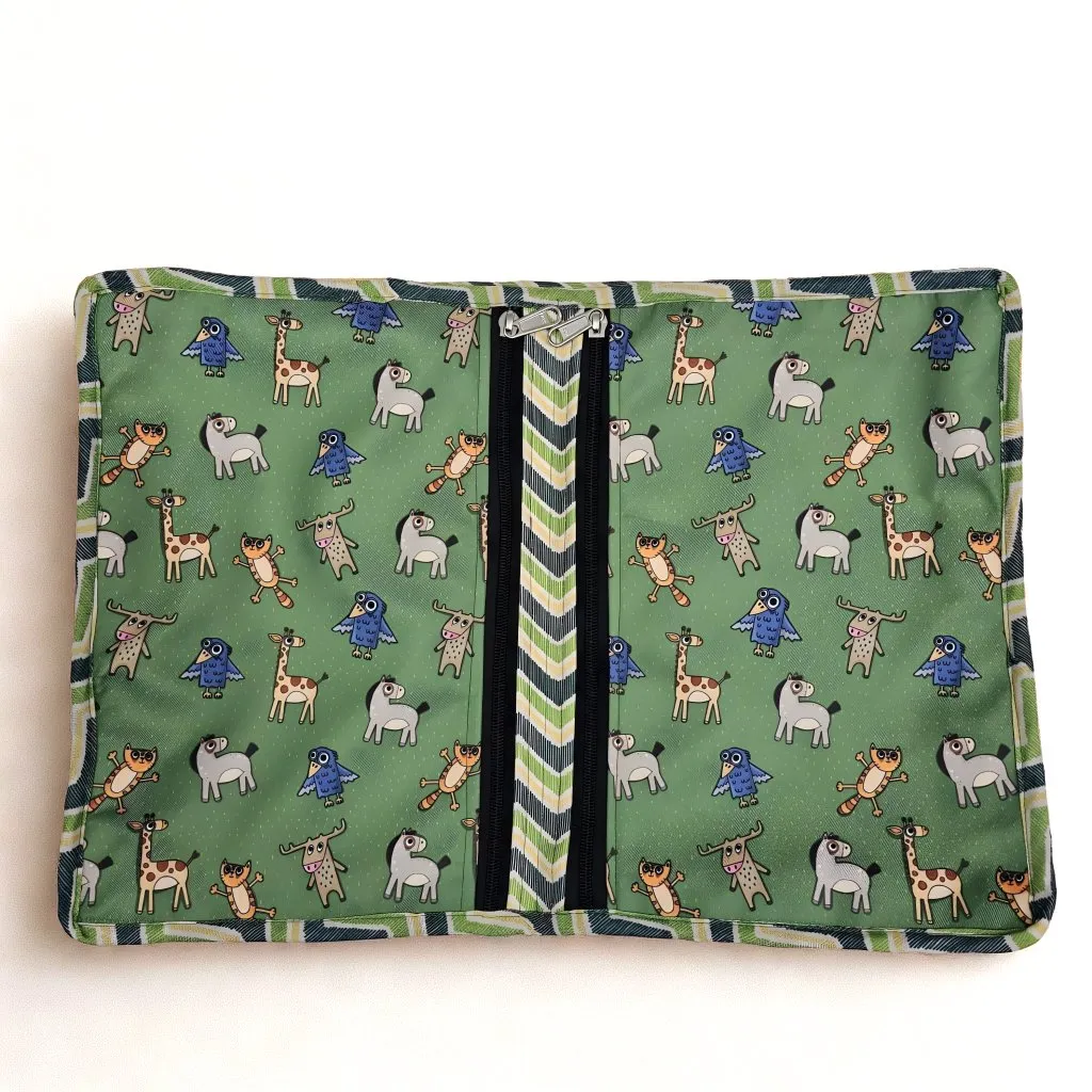 FOREST FRIENDS PRINT MaxStor Toiletry Bag