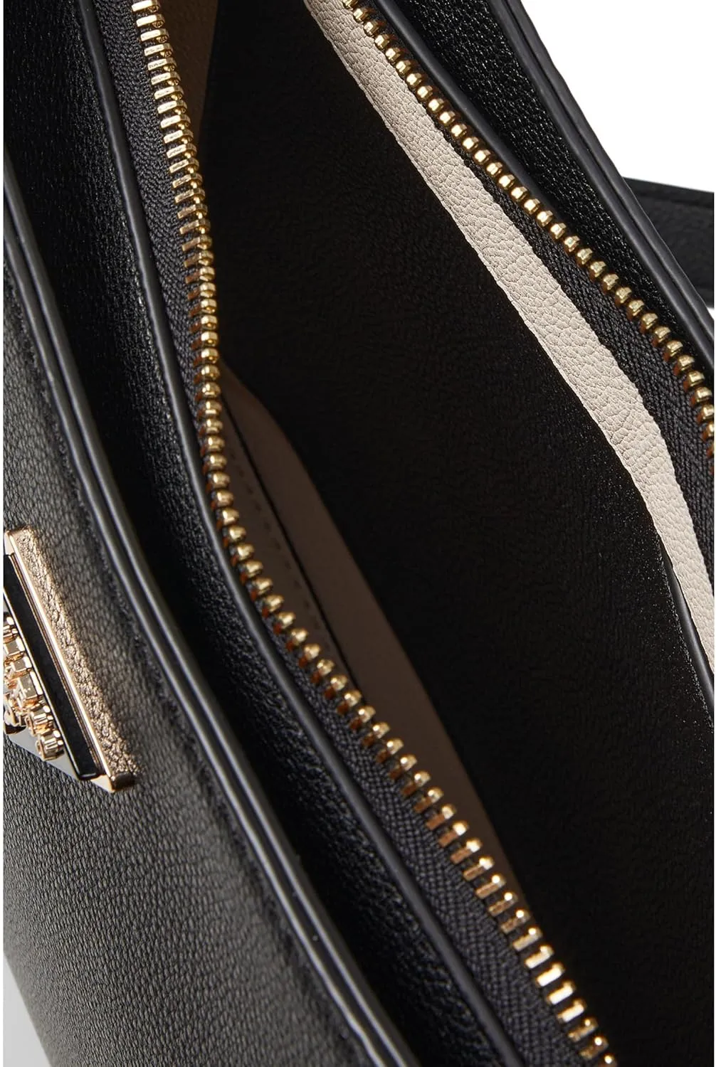 GUESS Meridian Hobo