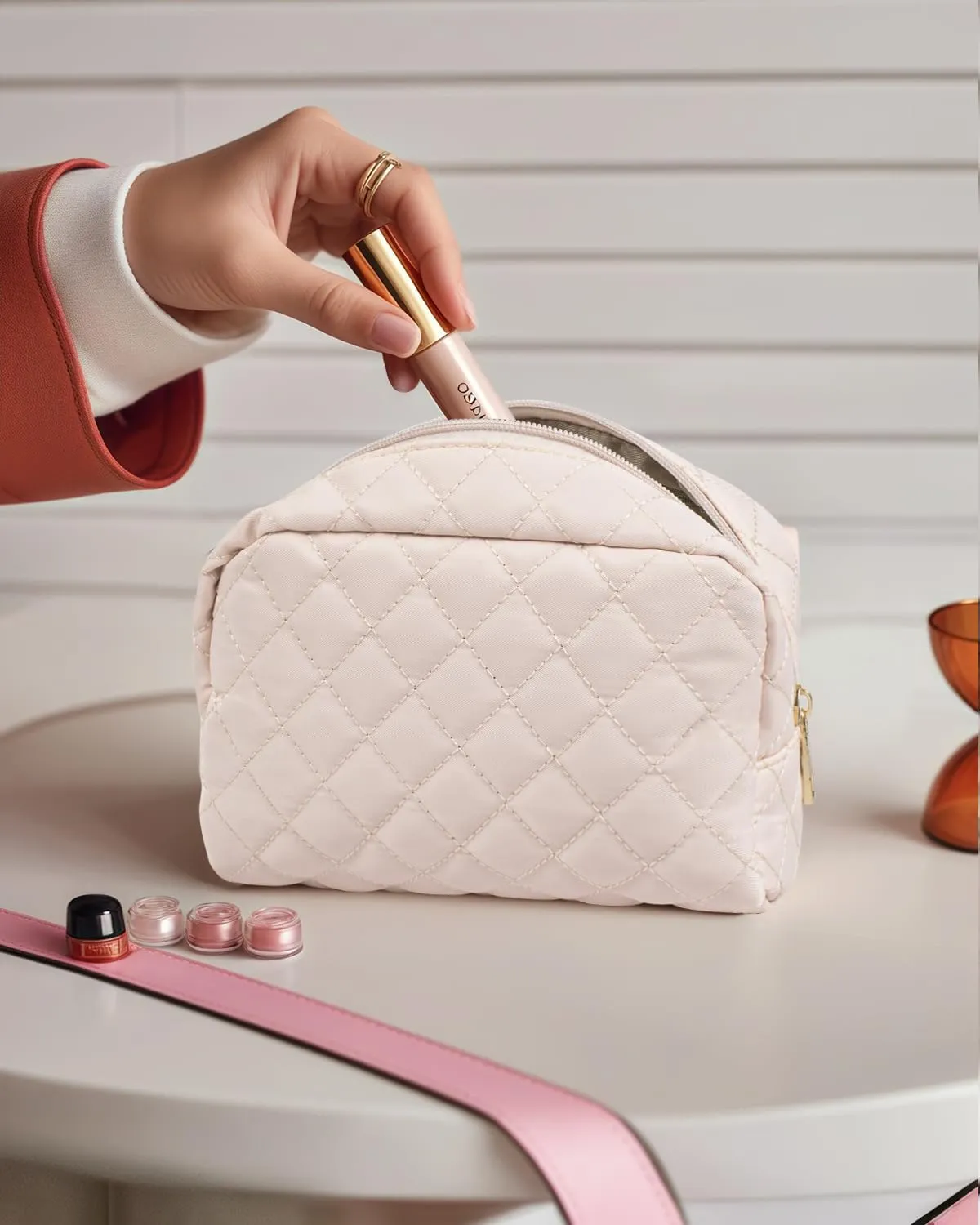 LETGO Makeup Bag Travel Cosmetic Bag,Small Make Up Bags for Women Makeup Organizer Case, Toiletry Bag Quilted Make Up Bags Travel Essentials Toiletries Accessories (Beige)