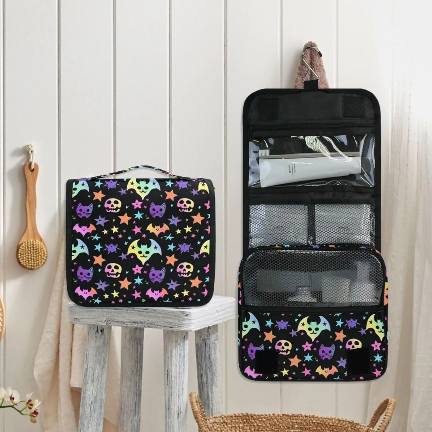 MNSRUU Hanging Toiletry Bag Bats and Stars Travel Makeup bag for Toiletries Portable Travel Toiletry Organizer Cosmetic Bags with Hanging Hook