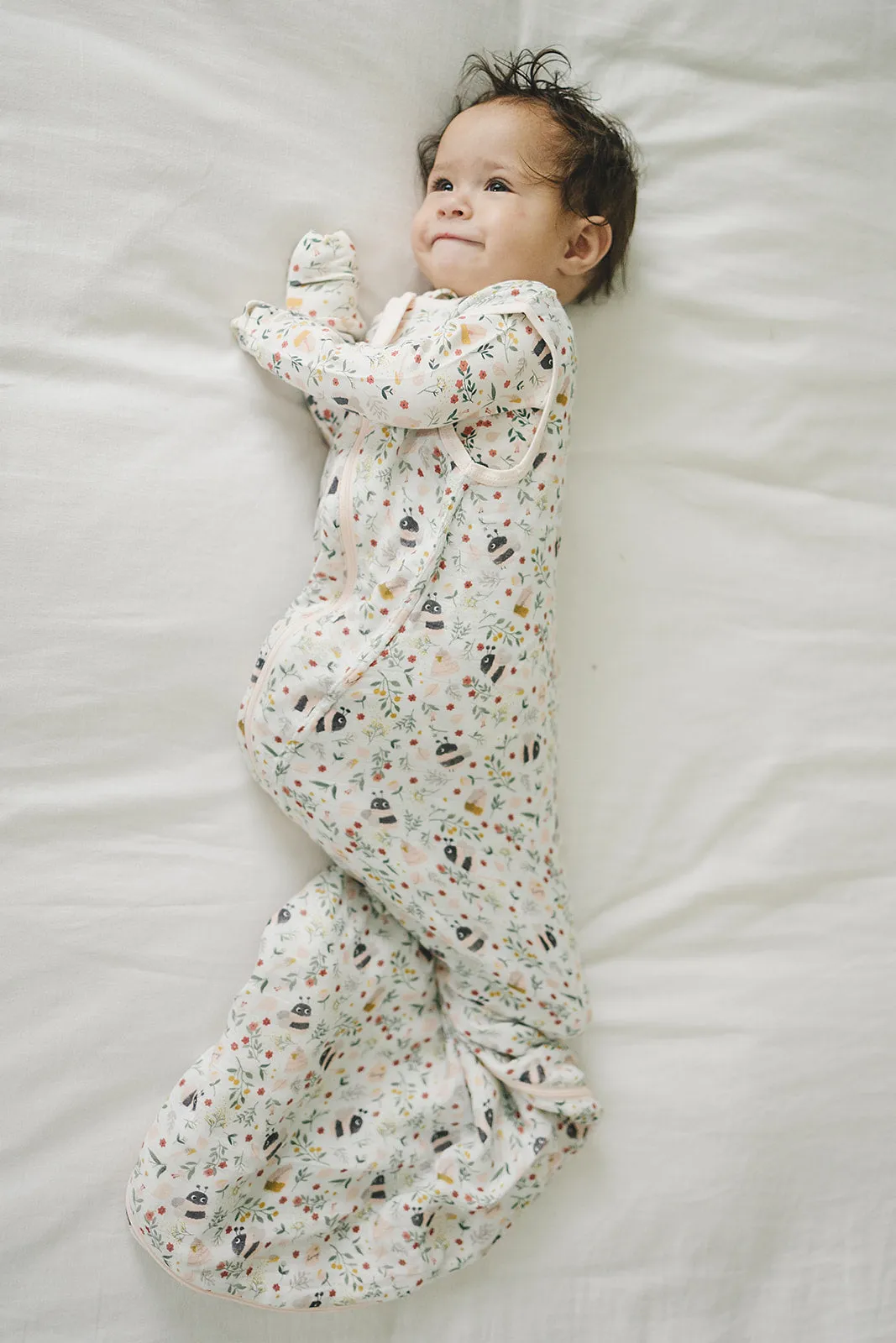 Muslin Lightweight Sleep Bag 0.5 TOG - Bumble Bees