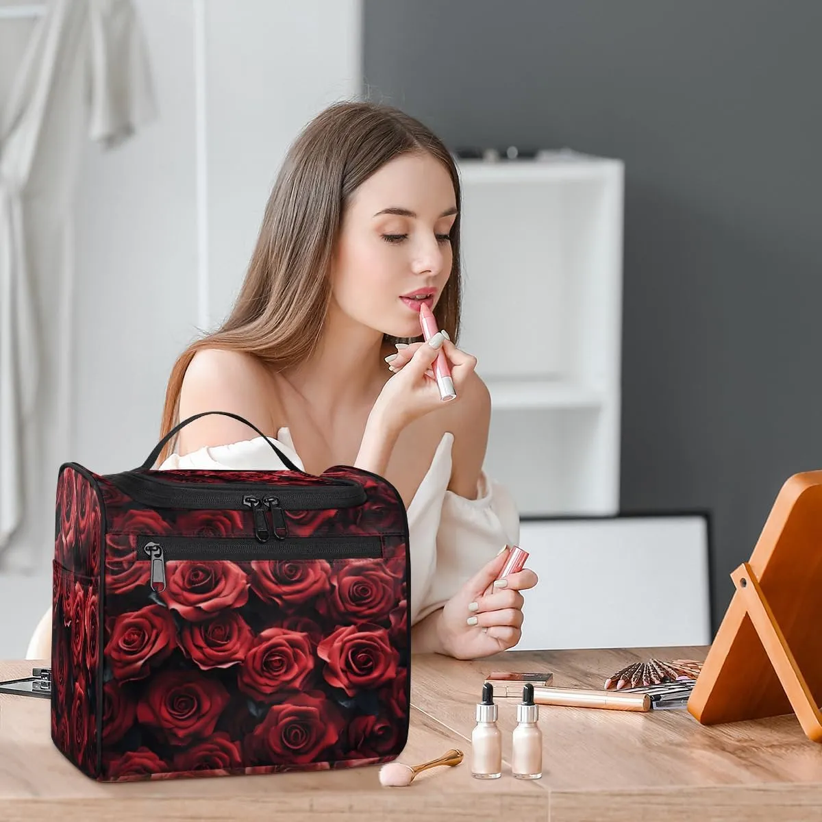 Red Rose Travel Makeup Bag Hanging Toiletry Bag for Women Make up Organizer Portable Cosmetic Bags with Dividers Inside