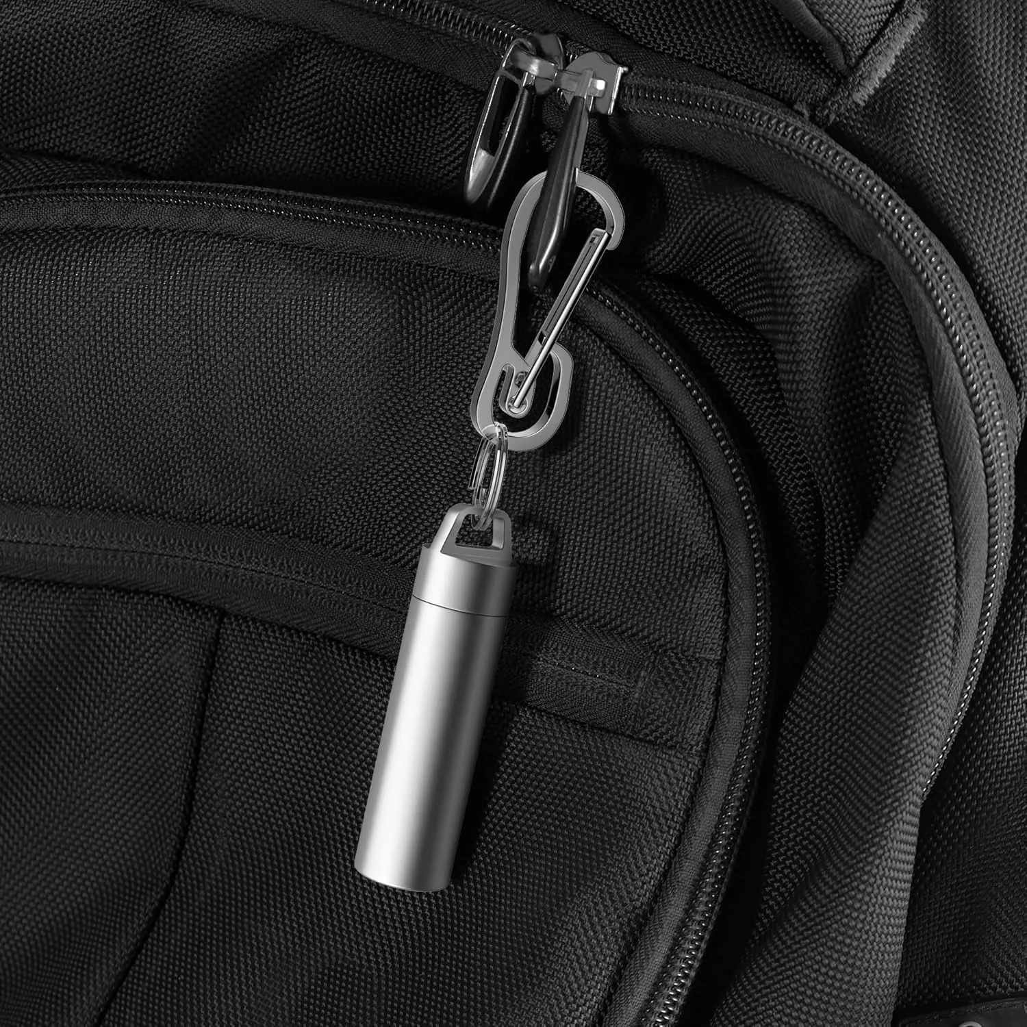 Small Pill Case, Portable Metal Pill Holder Keychain Waterproof Pill Box Container Mini Stainless Steel Pill Organizer for Travel Purse Pocket