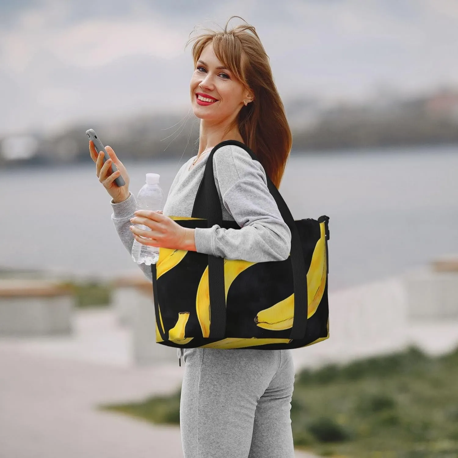 Travel Duffle Bag Banana Pattern Weekender Overnight Bags Luggage Bag for Women Men Waterproof Sports Gym Bag Hand Bag with Shoulder Strap