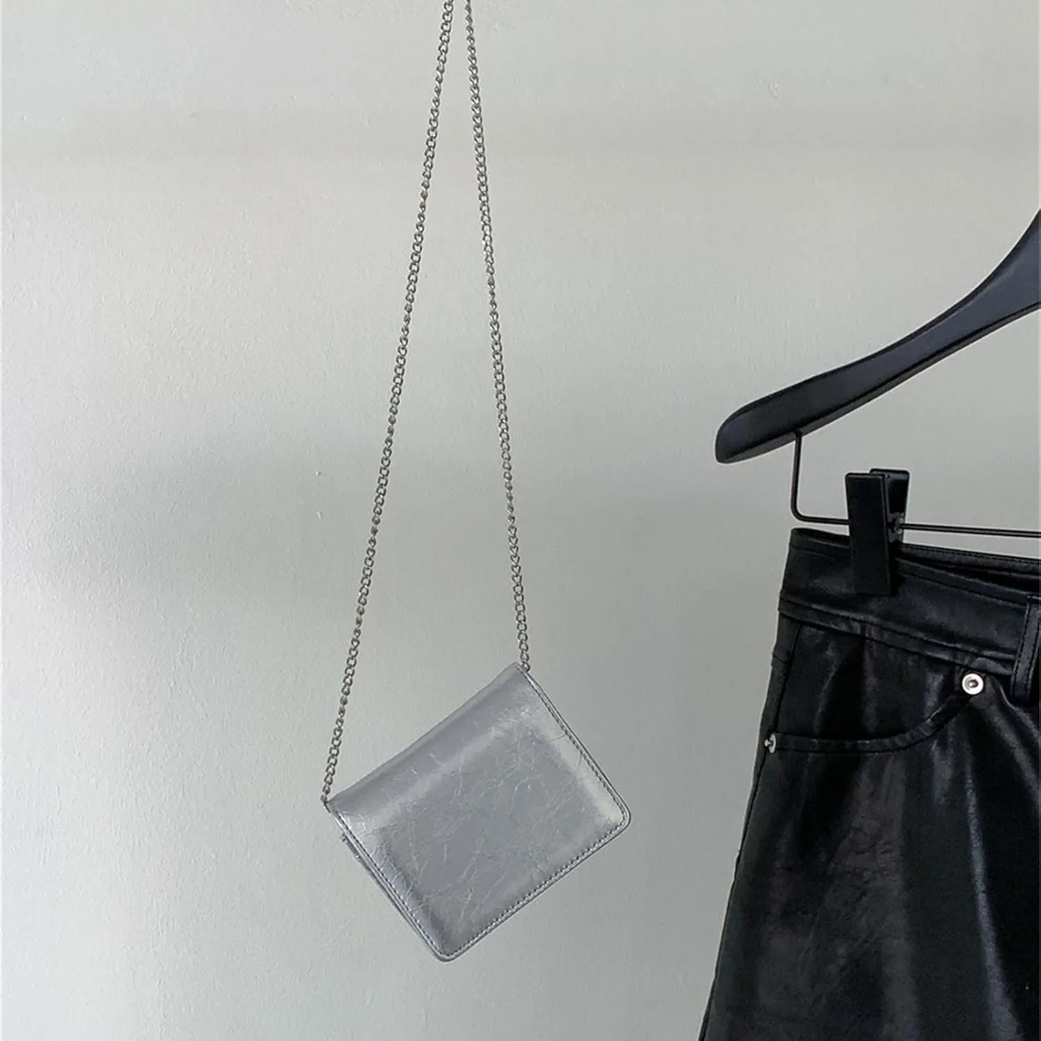 Women Fashion Small Purse Evening Bag with Crossbody Chain PU Leather Portable Coin Purse Lipsticks Earphone Organizers