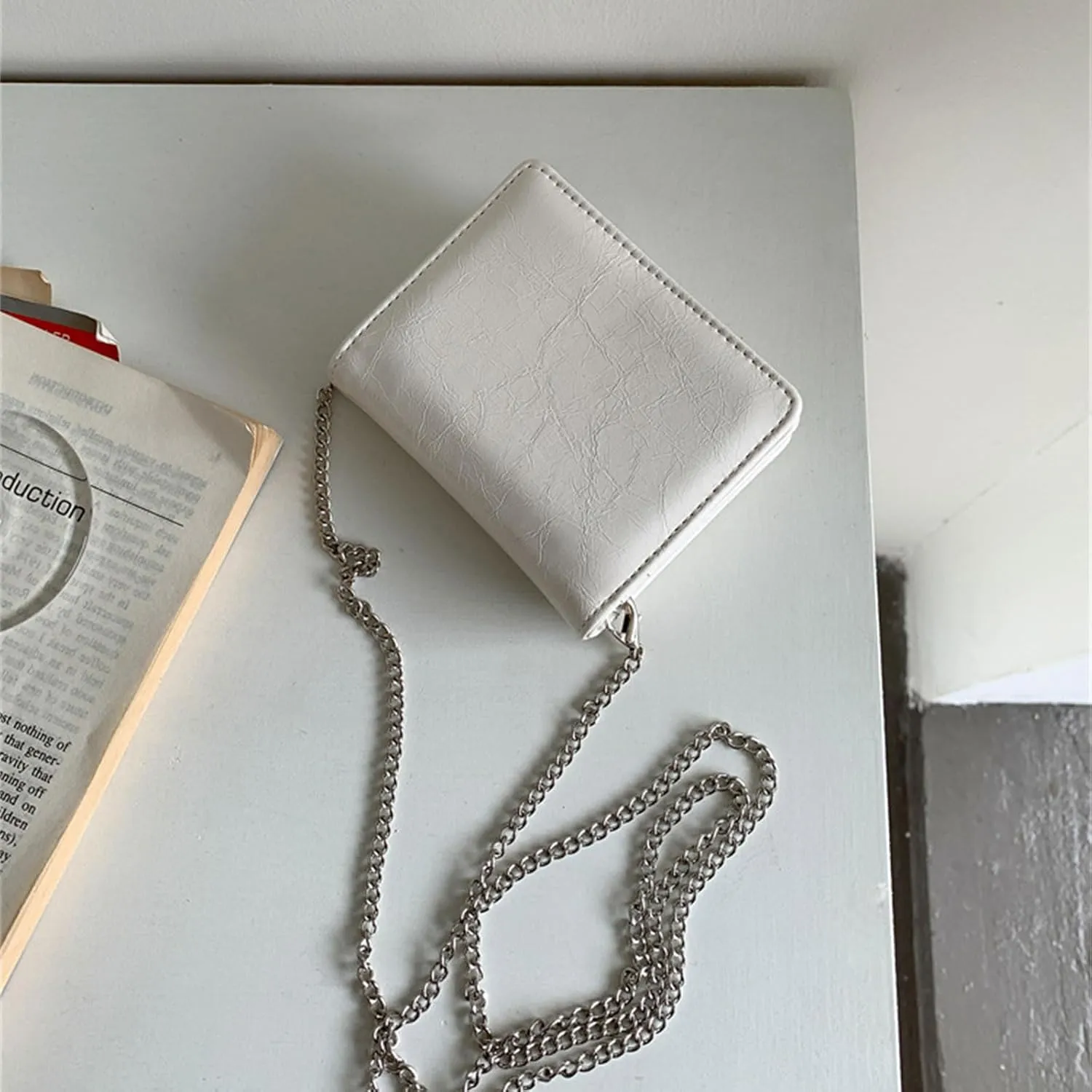 Women Fashion Small Purse Evening Bag with Crossbody Chain PU Leather Portable Coin Purse Lipsticks Earphone Organizers
